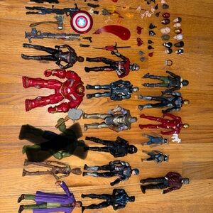 SOLD. Marvel legends, marvel, hasbro super hero’s and accessories bundle set